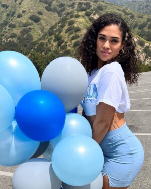 Ravyn Rochelle Instagram - Life is really turnin up 🎉🎈🍾 I’m so excited to really dig DEEP in my artistry & live this new chapter in NYC going to Columbia University 🗽thank you to everyone for your love, generosity and support as alwaysssss 🫶🏼💗 #columbiauniversity #ivyleague #artstudent #acting #theater #nyc #columbaddie #gofundmeisnotactive