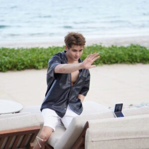 Raynold Tan Instagram - Oh hey! You caught me⛱️

@theartistemanager photographer slay