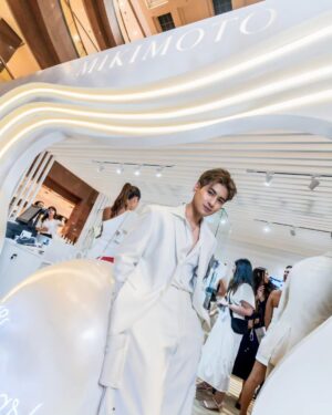 Raynold Tan Instagram - All things white 🤍 

Thank you for having me  @official_mikimoto @accesscoms #mikimoto #mikimoto130

Photos by @that_josep / @nplusc.co
Styled by @josiahchua 
Makeup by @zoel.makeup