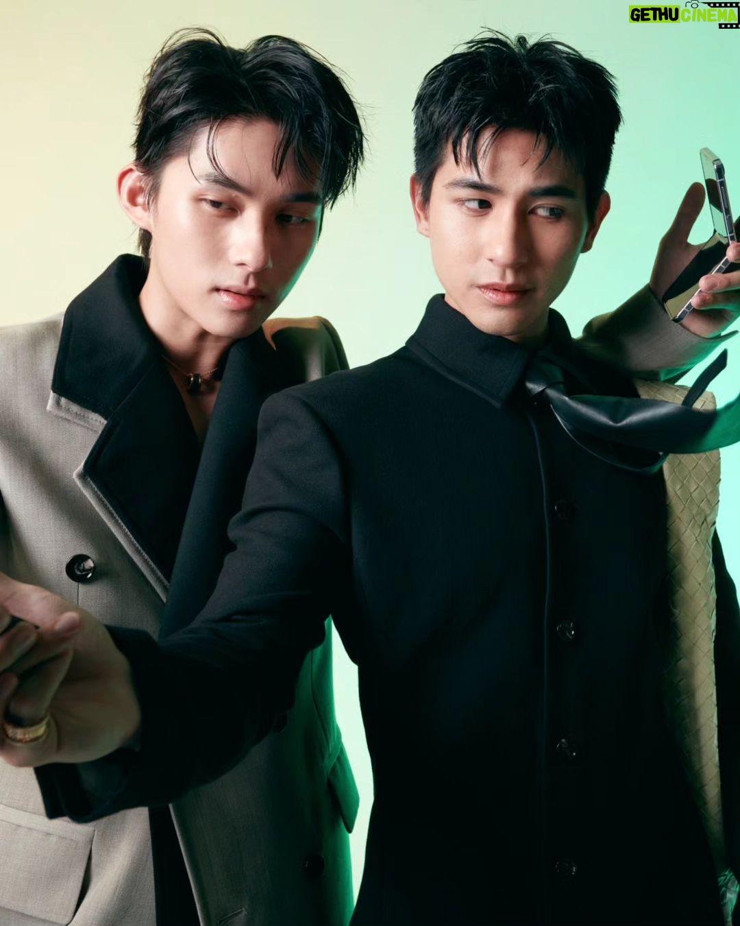 Raynold Tan Instagram - We're so glad to have our first digital cover with @lifestyleasiasg x @samsungsg . Thank you for having us. 🫶🏻 Credits Words by Derrick Tan (@thedapperreaper) Photography by Joel Low (@joellowphotography) Photography Assistant: Eddie To (@etstudiosg) Fashion Direction and Styling by Josiah Chua (@josiahchua) Styling Assistants: Alexandria Chen and Jet Soo Creative Production by Jasmine Ho / Seven of Hearts Studio (@sevenofhearts_studio) David's Grooming by Zoel Tee using Dior Beauty (@zoel.makeup) David's Hair by @air_kenchu from @airsalonsg Raynold's Grooming by Zoel Tee using Armani Beauty (@zoel.makeup) Raynold's Hair by @sam_chok from PASSION Videography by Harpi Sim On David (left: Leather jacket and pants, full outfit by Versace. On Raynold (right): Embroidered oversized shirt and trousers, full outfit by Versace. Featuring: Both holding samsungsg #galaxyzflip5 Singapore / Singapura / 新加坡 / சிங்கப்பூர்