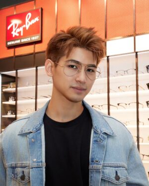 Raynold Tan Instagram - Being authentic to me means being true to myself, and expressing myself freely without boundaries, especially when it comes to style. The Ray-Ban Aviator has always been my go-to. It’s classic, it's iconic. 
Powered by Ray-Ban authentic lenses for excellent vision and comfort that I need. 

@rayban #rayban #raybanauthentic