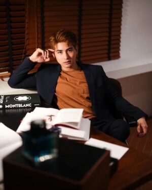 Raynold Tan Instagram - Join me at @montblanc Library 📚

Thank you for having me @montblanc @nplusc.co #montblanclibraryspirit #inspirewriting 

Photos by @that_josep @lemonearl 
Styled by @josiahchua 
Makeup by @zoel.makeup