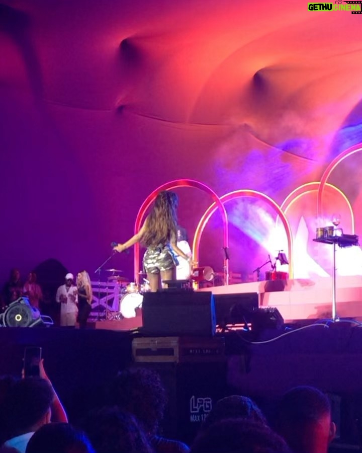 Rayza Alcântara Instagram - Deixando registrado alguns momentos desse show incrível que foi o @ludmillanumanice 🔥🫶🏼