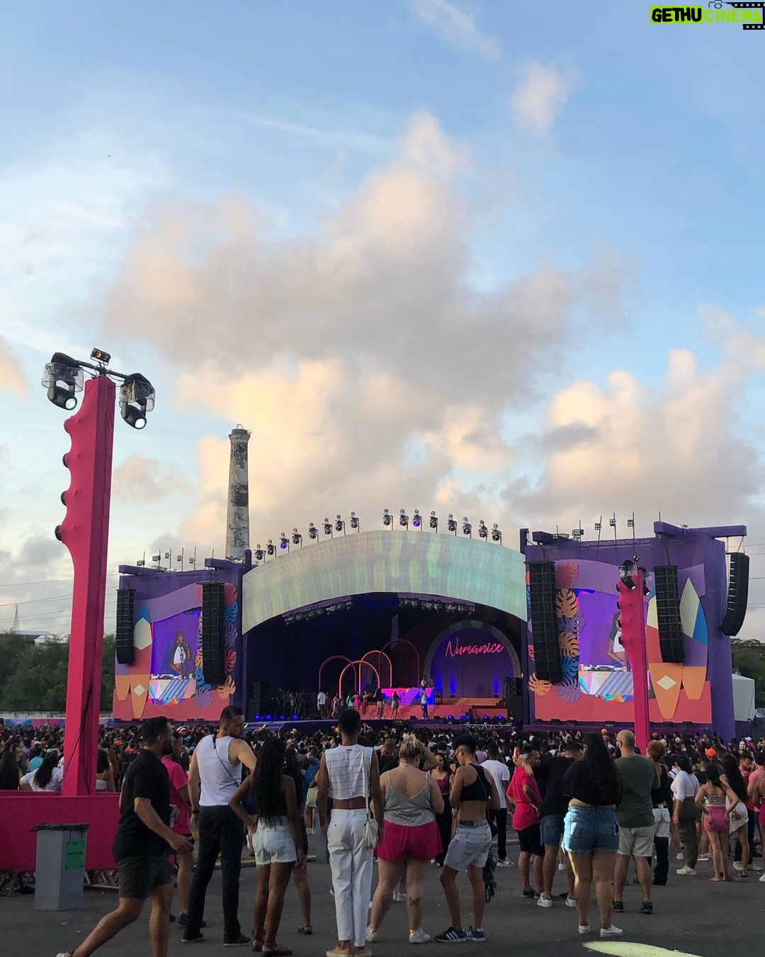 Rayza Alcântara Instagram - Deixando registrado alguns momentos desse show incrível que foi o @ludmillanumanice 🔥🫶🏼