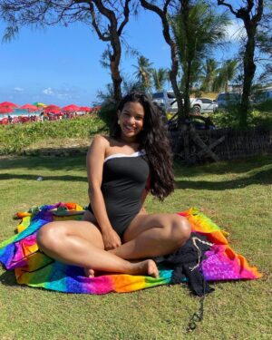Rayza Alcântara Instagram - No meu lugar preferido!☀️🌊