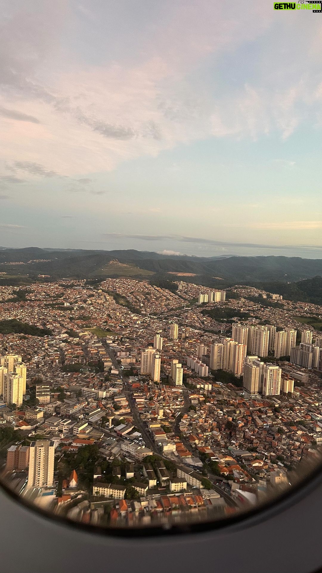 Rayza Alcântara - 677 Likes - Sair da zona de conforto é necessário. A coragem está dentro de nós, basta enxergarmos.💪🏾