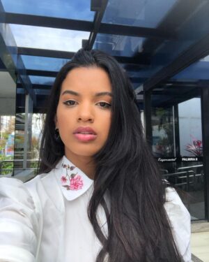 Rayza Alcântara Instagram - Eu acho que minha galeria tem mais de 2 mil selfies, então bora compartilhar um pouquinho aqui.😬