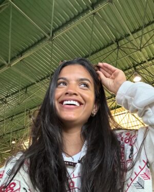 Rayza Alcântara Instagram - O que a vida quer da gente é coragem, e se der medo, vai com medo mesmo!🤍