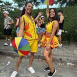 Rayza Alcântara Instagram - Sábado foi dia de matar a saudade dançando esse ritmo que pulsa nas minhas veias, o frevo que tanto amo do lado da minha dupla @mersonofc 🎊❤️ Eu amo meu Recife e amo minha cultura! O frevo me proporcionou tanta coisa legal, eu lembro da época que dançava pra ganhar 30 reais e sempre feliz, hahaha. Poço Da Panela