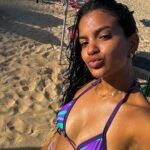 Rayza Alcântara Instagram - O início da semana foi do jeito que eu mais gosto!🌴☀️🤍 Recife - PE