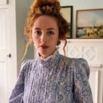 Rebecca Flint Instagram - it’s officially 🧌 ancient man autumn ✨🍁