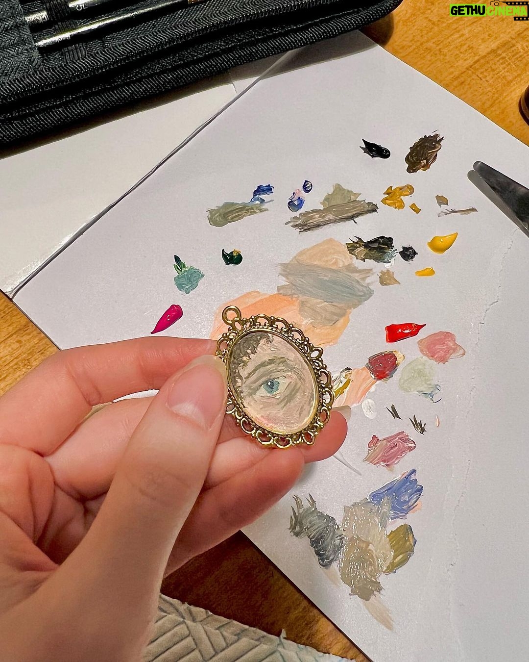 Rebecca Flint Instagram - The Lover’s Eye 👁️🗨️ a romantic and rare regency era trend in miniature portraiture ❣️ Less than 1,000 original Lover’s Eye miniatures are known to be in existence, so I had no choice but to try and paint my own! I’m no artist, but I took to my paints with my finest brush at hand 🖌️ WHAT IS A LOVER’S EYE PAINTING? Before we had cameras at our disposal, for the wealthiest of the past, a miniature portrait was the only way to keep your loved one’s likeness on hand. Said to be invented by Prince George of Wales 👑, in pursuit of a woman he was not permitted to marry, he instead sent her a small portrait of solely his eye in one of his love letters 💌 prior to their secret engagements. In return, she commissioned an eye portrait of her own for him to wear around his neck. 👁️ Eyes are the window to the soul, and by reducing the miniature portrait to only an eye, intrigue and anonymity could blossom 🌸 as a result. These trendy portraits became a tokenistic way to secretly carry your lover with you, without exposing who they may be. Why not try and create your own too? Mayfair