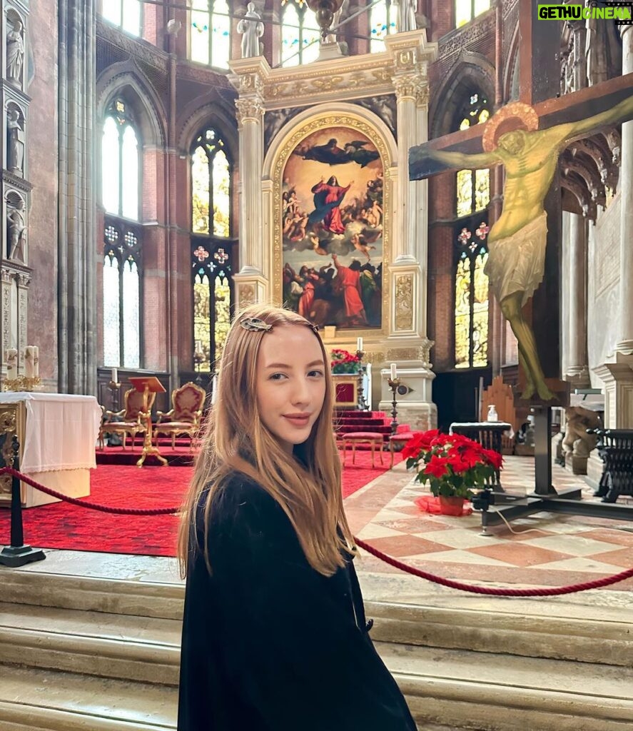 Rebecca Flint Instagram - visiting my favourite painting IRL ✝️ Assunta by Titian, 1515 🕊️ I have been lucky to see it 3x in my life, but the last time it was being conservated and under scaffolding so I missed out! Making things right on this trip 😊🇮🇹 The second and third is giuseppe borsato’s painting of a painting 🖼️ #assunta #titian #venice #classicalart #classicart #highrenaissance #renaissance #italianrenaissance #1500s #1500sart #16thcentury #16thcenturyart #arthistory Santa Maria Gloriosa dei Frari