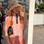 Rebecca Flint Instagram – what I wore to the classic car boot 🏎️✌️

I had been desperate to wear this incredible Gunne Sax pink dress acquired from @olive_and_quince_vintage (who I met this day also!!) 

Decided to accent with black so sported my SPPO hat I picked up in Japan in the summer and some bow socks of the same

Finally these @empressaustralia shoes, classic square toe Mary Janes which are so incredibly comfortable 🎀 London, United Kingdom