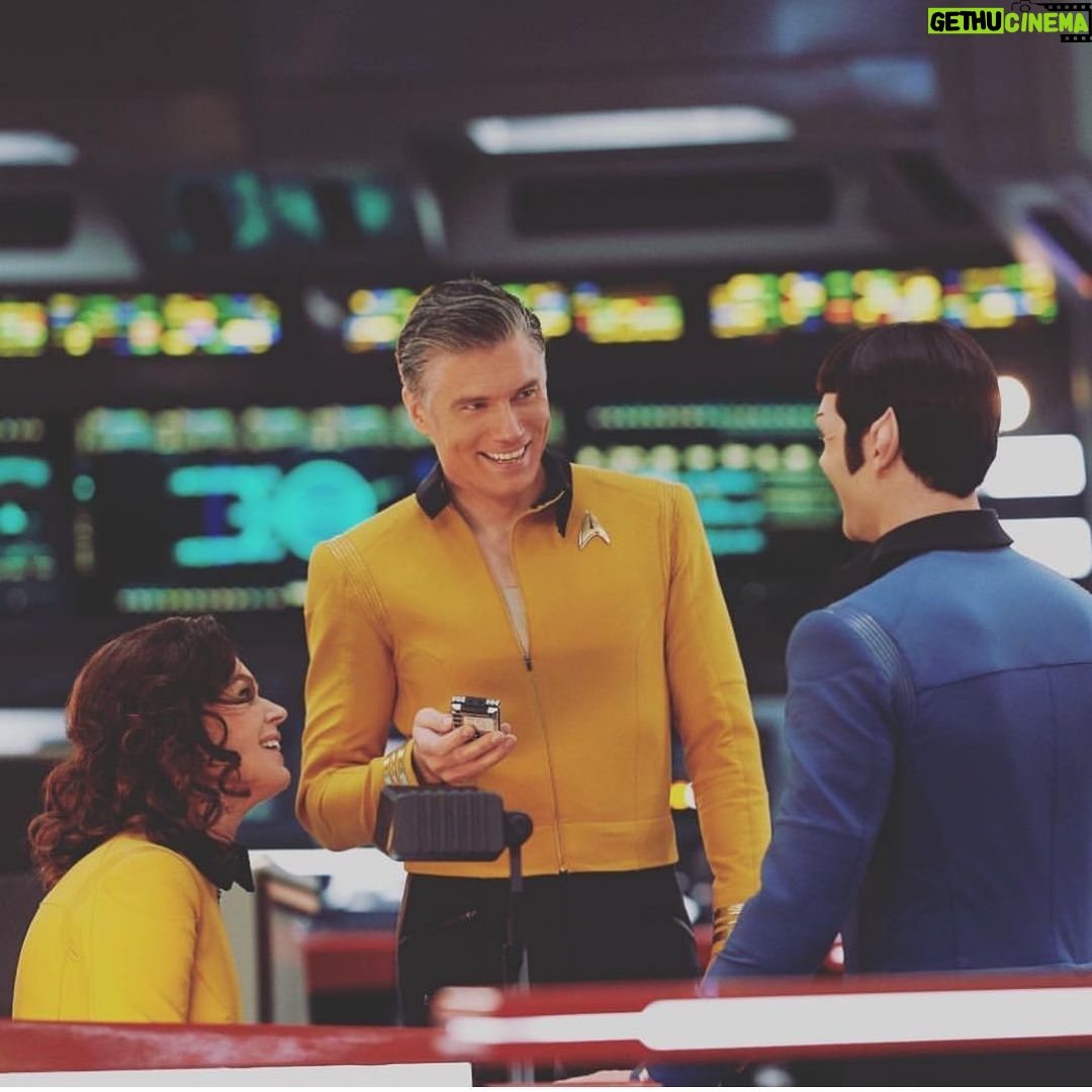 Rebecca Romijn Instagram - Wishing a very happy birthday to The Captain @ansonmount #llap