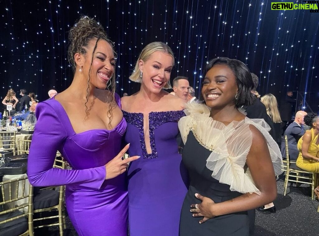 Rebecca Romijn Instagram - Such an honor to be @criticschoice with my beautiful Starfleet sisters. Love you @trondynewman @celiargooding
