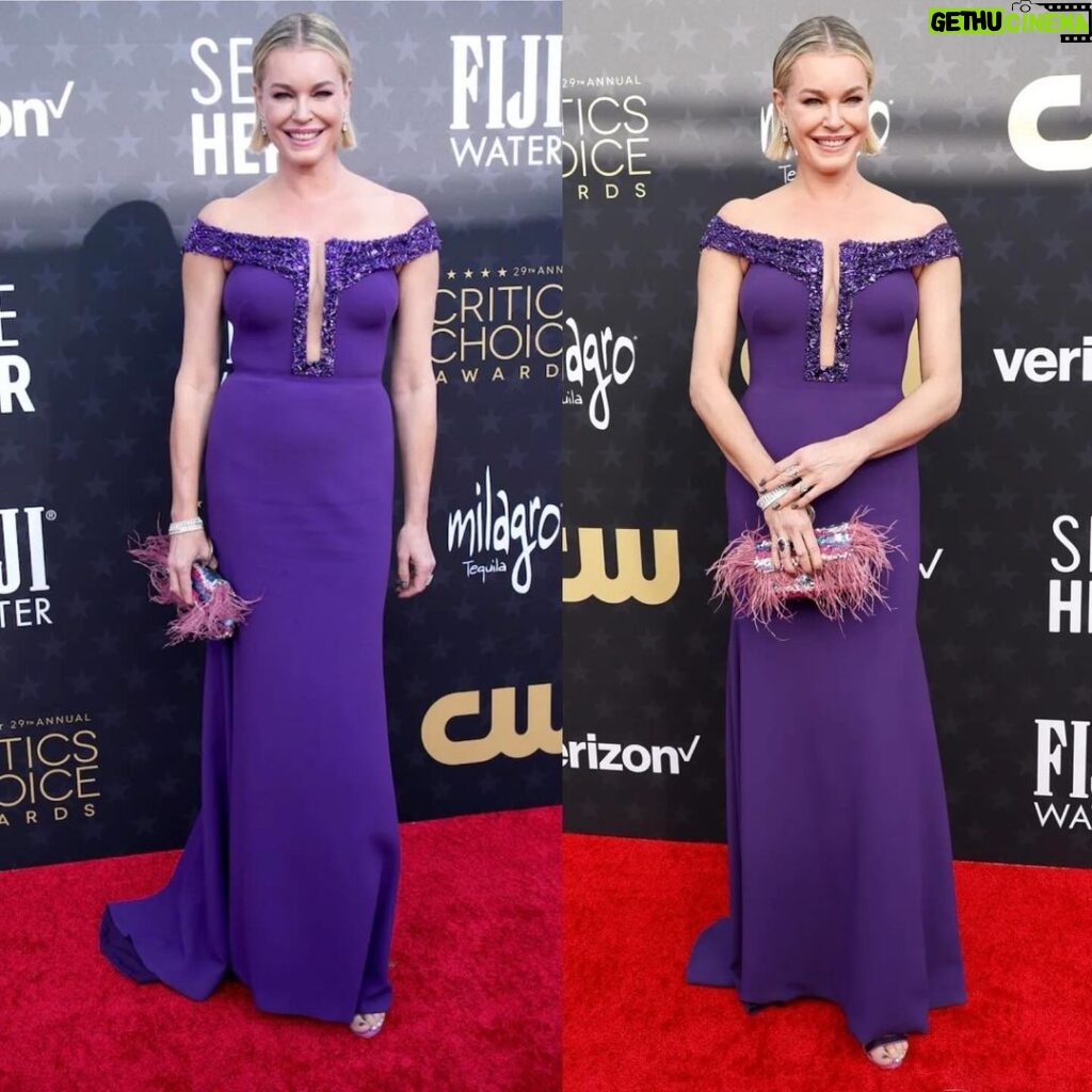 Rebecca Romijn Instagram - Thank you for the noms @criticschoice 💜💜💜 Thank you for making me pretty @artconn2 @karanmitchellmua @dickycollins Bracelets and rings: @a.Jaffe Earrings: @a.jaffe Teardrop ring: @kallatijewelry Dress: @pamellaroland Clutch: @zaamofficial Heels: @ricagno_
