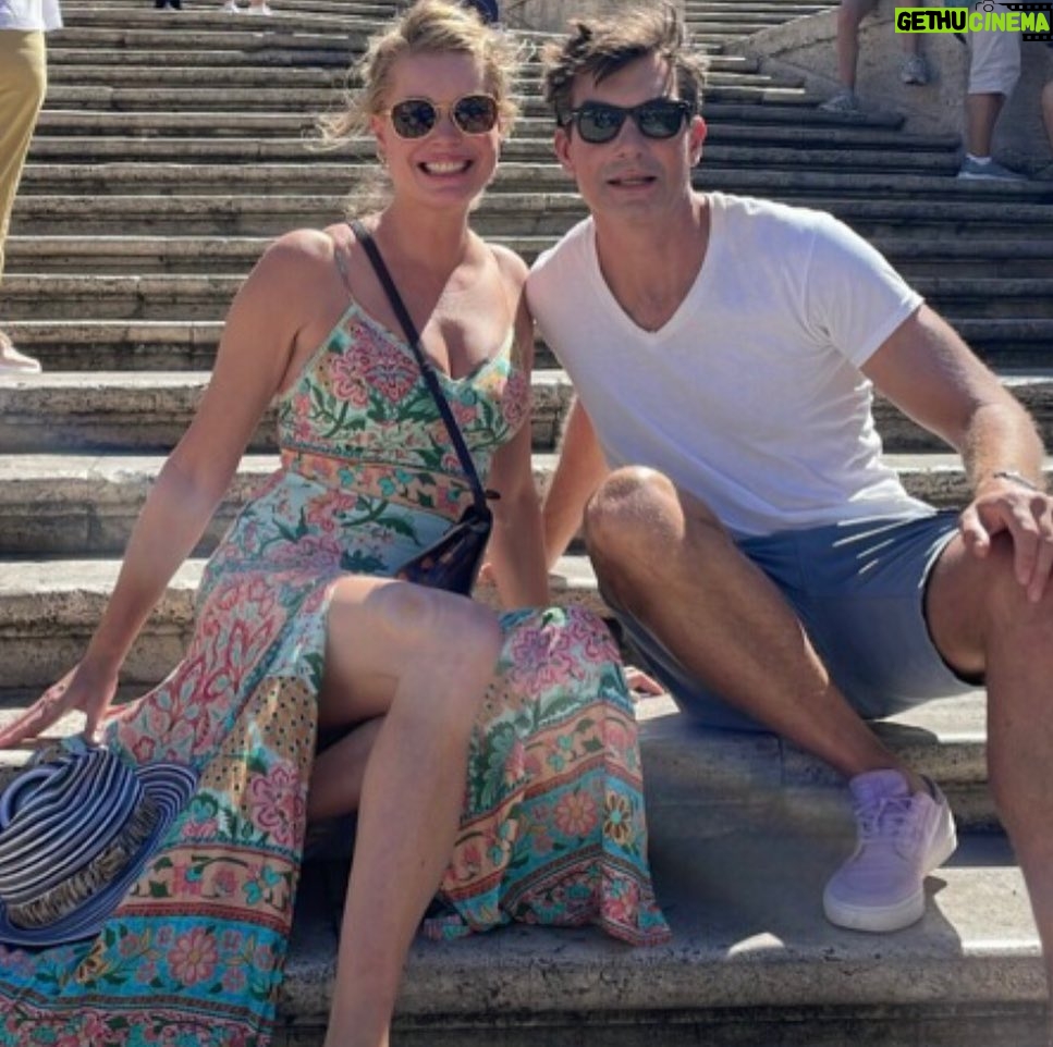 Rebecca Romijn Instagram - Still smiling after all these years. Happy 15th Anniversary @mrjerryoc Love you!!