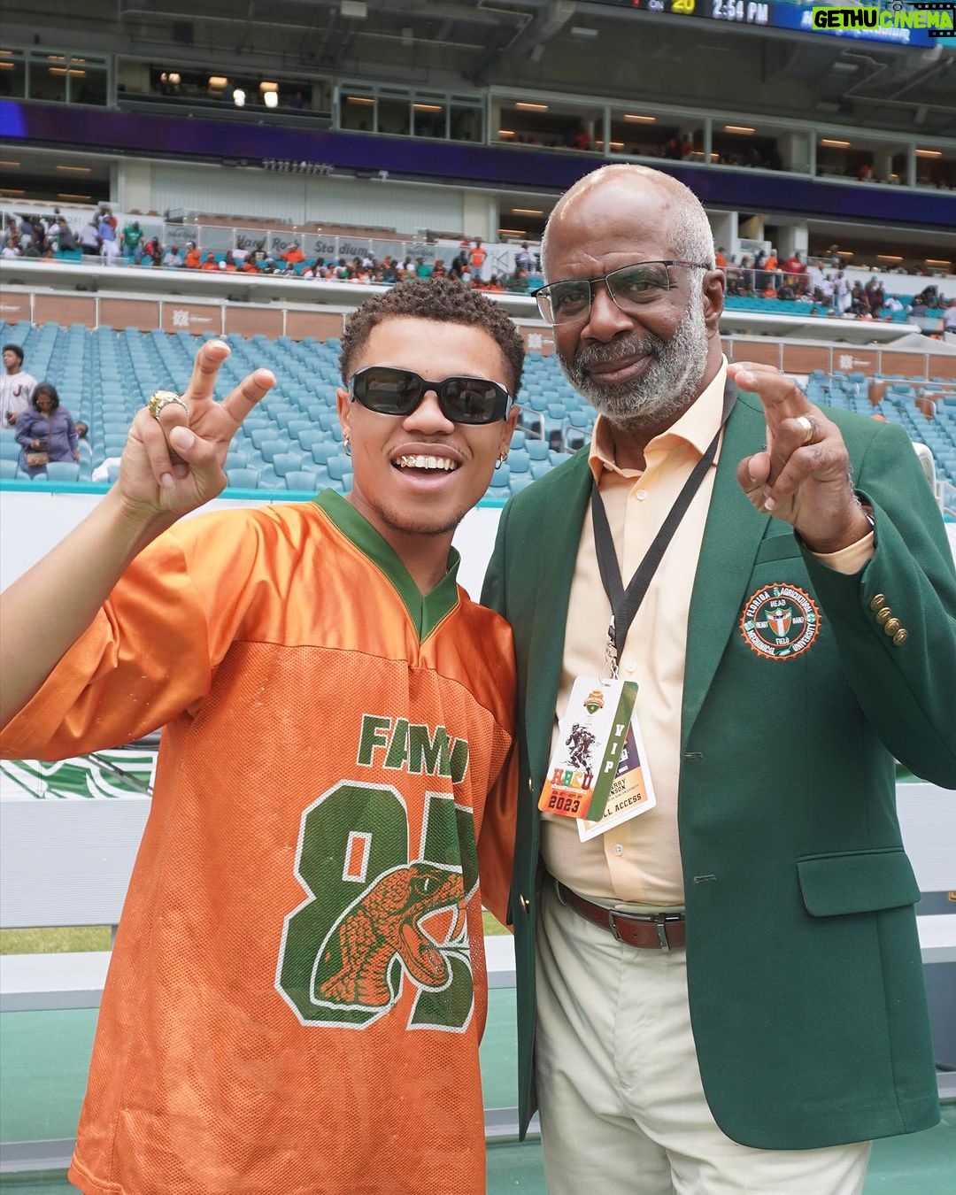 Reed Shannon Instagram - the Orange Blossom Classic was absolutely dope🔥🗣shoutout to the squad @wellsfargo and @thebighomecoming for bringing us out and showing us a great time🐍🐍🏈LETS GO @famufb FOR BRINGING IN THE DUB‼️ • The Big Homecoming Tour 2 COMMENCES📍 Miami, Florida