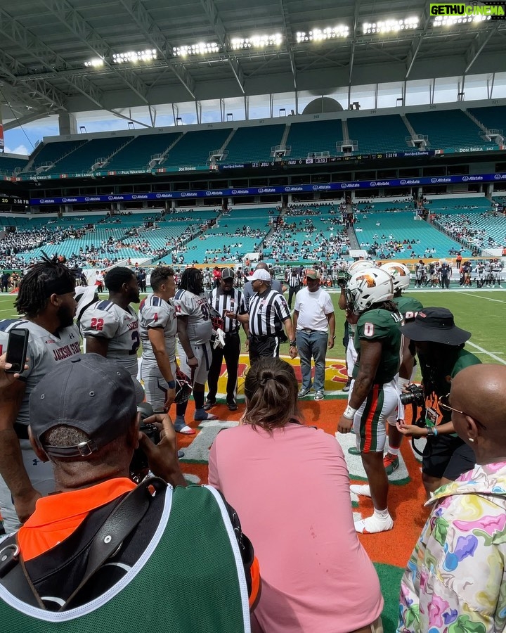 Reed Shannon Instagram - the Orange Blossom Classic was absolutely dope🔥🗣shoutout to the squad @wellsfargo and @thebighomecoming for bringing us out and showing us a great time🐍🐍🏈LETS GO @famufb FOR BRINGING IN THE DUB‼️ • The Big Homecoming Tour 2 COMMENCES📍 Miami, Florida