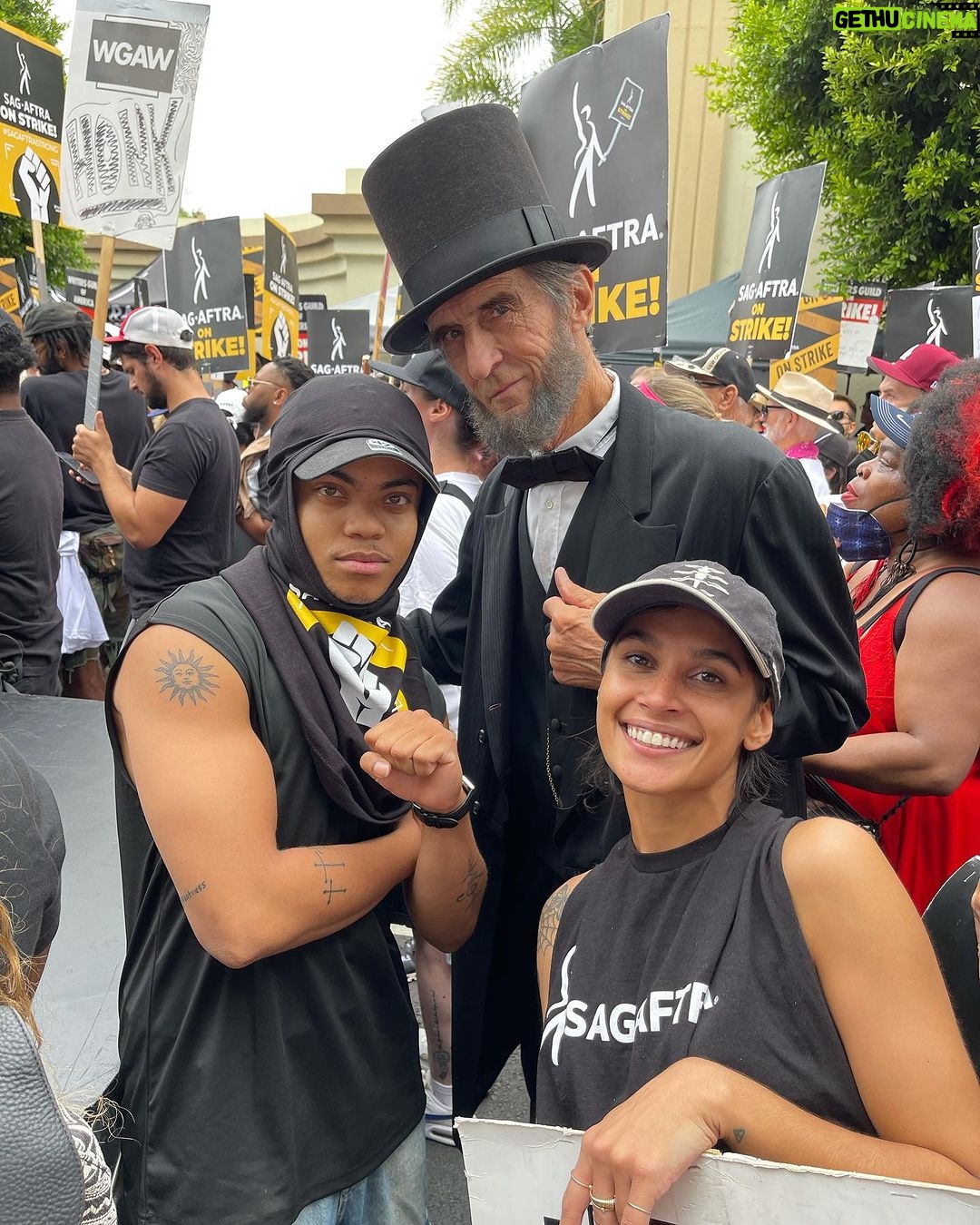Reed Shannon Instagram - π£π£RAISE YOUR VOICE #SAGSTRONG πͺπ½π Paramount Studios