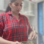 Reeta Mewada Instagram - ❤️Mujhe mil kar kya hota hai ❤️ #trendingreels #trending follow @reetamewada18 ❤️🙏🏻