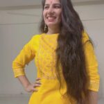 Reeta Mewada Instagram - Last night garba 💃🏻 look #garba #yellow #trending dress wearing @vishudh_life ❤️💃🏻