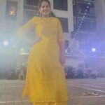 Reeta Mewada Instagram - Last night garba 💃🏻 look #garba #yellow #trending dress wearing @vishudh_life ❤️💃🏻