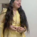 Reeta Mewada Instagram - 😊🫶🏻उस के चेहरे की चमक के सामने सादा लगा आसमाँ पे चाँद पूरा था मगर आधा लगा #sadgi #simplelife रीता….🫶🏻❤️