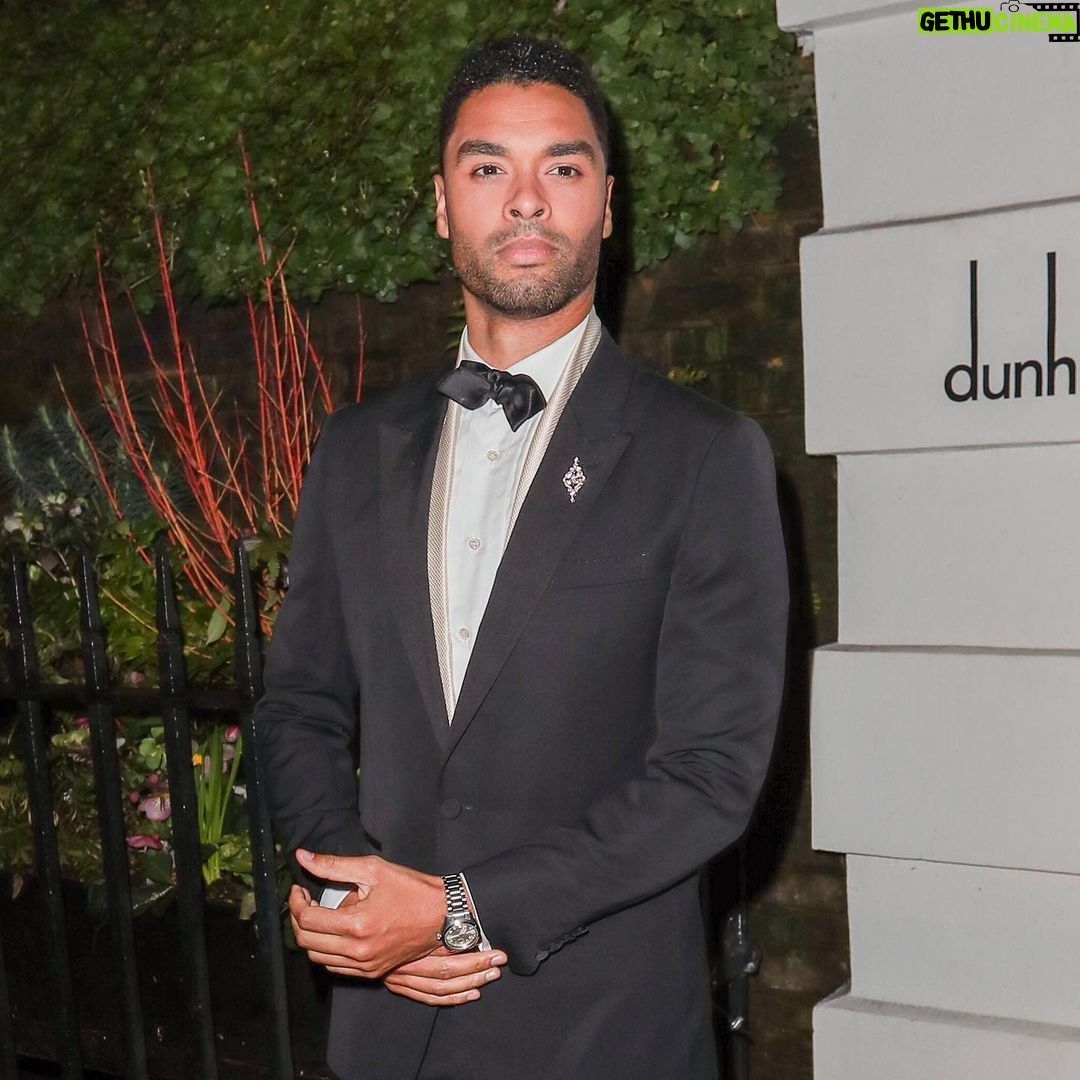 Regé-Jean Page Instagram - DUNHILL PRE-BAFTA CELEBRATION • @dunhill @bsbpartnerships • 📸 @maxcisottiphotographer @gregwilliamsphotography @davebenett • @garrard @longines @holly_macnaghten @chris7_okonta