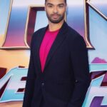 Regé-Jean Page Instagram - ❤️+⚡️! Genuinely touched and taken aback by just how much Love and Thunder there was on the THOR carpet last night Pleasure to meet so many of you there, looking forward to getting out and meeting so many more of you on the #THEGRAYMAN tour 💥 💥💥 • 📸 LiamArthur/StillMoving.net 📸 @gettyimages / Samir Hussein / Jeff Spicer • @holly_macnaghten @carlosferraz_ @giorgioarmani @longines @louboutinworld