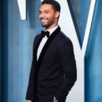 Regé-Jean Page Instagram - Weekend update ✨ w/ thanks for a wonderful time @giorgioarmani @vanityfair @chanelofficial • 📷: @owenkolas / @likes.this / @bfa @markseliger @justbish @matteoprandoni @gregwilliamsphotography