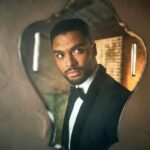 Regé-Jean Page Instagram - Weekend update ✨ w/ thanks for a wonderful time @giorgioarmani @vanityfair @chanelofficial • 📷: @owenkolas / @likes.this / @bfa @markseliger @justbish @matteoprandoni @gregwilliamsphotography