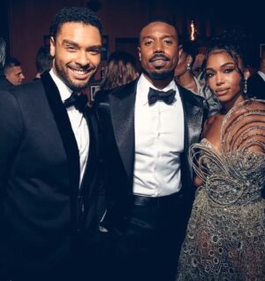 Regé-Jean Page Instagram - Weekend update ✨

w/ thanks for a wonderful time
@giorgioarmani 
@vanityfair 
@chanelofficial 

•

📷: @owenkolas / @likes.this / @bfa 

@markseliger 
@justbish 
@matteoprandoni 
@gregwilliamsphotography