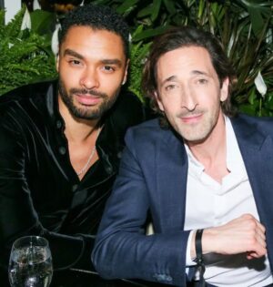 Regé-Jean Page Instagram - Weekend update ✨

w/ thanks for a wonderful time
@giorgioarmani 
@vanityfair 
@chanelofficial 

•

📷: @owenkolas / @likes.this / @bfa 

@markseliger 
@justbish 
@matteoprandoni 
@gregwilliamsphotography