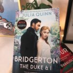 Regé-Jean Page Instagram - omg. Look ma, I’m on a book!!! #bridgerton #romance
