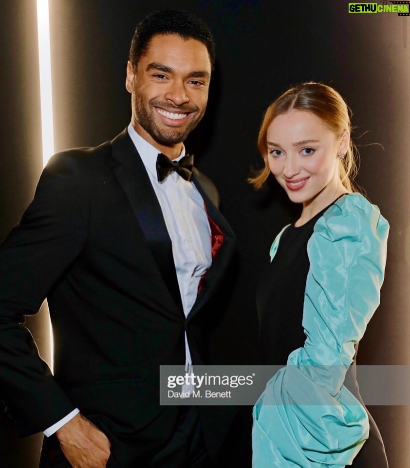 Regé-Jean Page Instagram - The 👑and I . . . #Bridgerton represent 🎩🐝❤️ #Netflix #Shondaland @alfreddunhill #dunhillBAFTA
