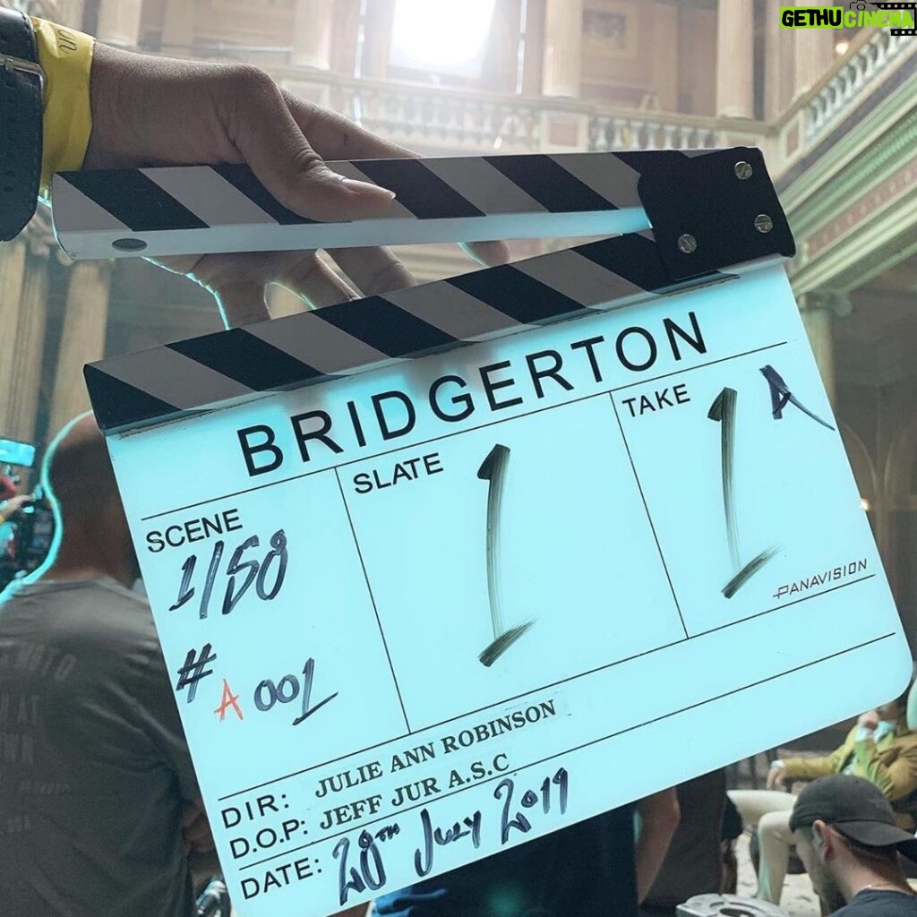 Regé-Jean Page Instagram - ❤️ First day, first scene (and a few more!) down. This is gonna be special. 🎩💫 . . #Repost @chrisvandusen 📸 ・・・ 🐝 #bridgerton #shondaland #netflix