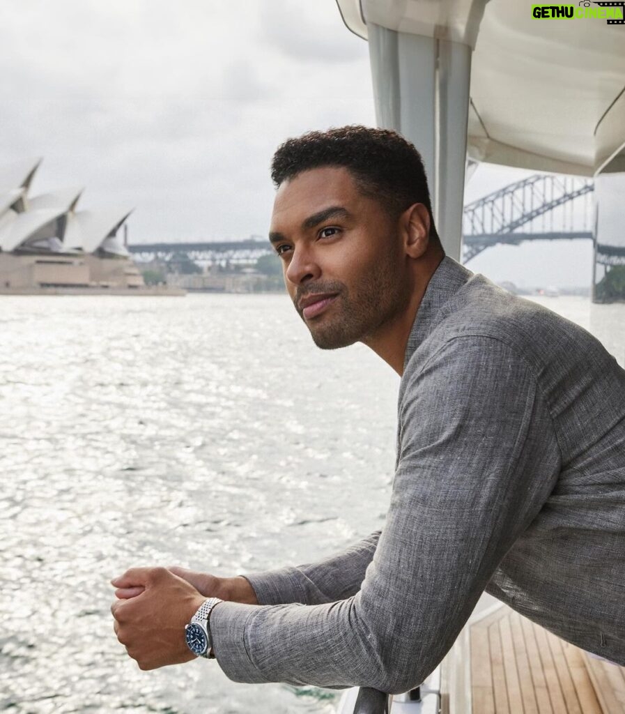 Regé-Jean Page Instagram - An elegant escape on the waters of Sydney with @regejean, featuring the new Legend Diver in blue dial. #eleganceisanattitude