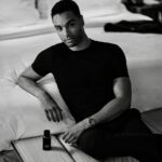 Regé-Jean Page Instagram - Scent of an evening well spent #ArmaniCode @armanibeauty #Armanibeauty #ArmaniFragrance #ArmaniPartner 📸 @virgile.guinard