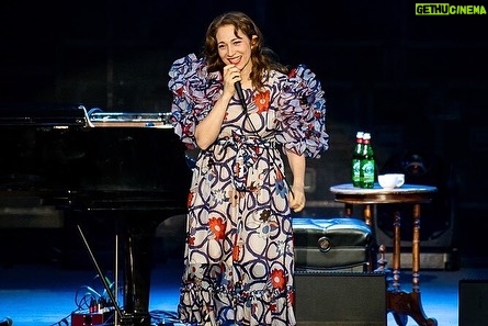 Regina Spektor Instagram - California, I am coming to play for you this week ☀️💕 Saratoga tonight, Anaheim tomorrow, and LA on Thursday. Get your tickets at the link in bio and let me know what songs you want to hear with the city name in the comments 🎶 💫 8/7 Saratoga, CA - @mountainwinery 8/8 Anaheim, CA - @hobanaheim 8/10 Los Angeles, CA - @greek_theatre (Low Ticket Warning!)*w/ @realaimeemann at the Greek 🌟 📸 @shervinfoto & @housetornado