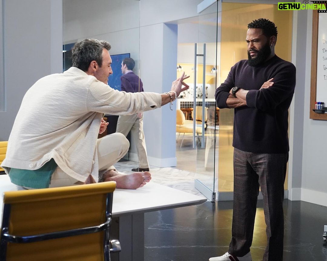 Reid Scott - 573 Likes - #FlashbackFriday to some fun times on #blackish ! I really enjoyed filming with @anthonyanderson and the rest of the cast and team.
Watch the Farewell Season on Tuesday’s at 9:30/8:30c on ABC and Stream on Hulu. @blackishabc