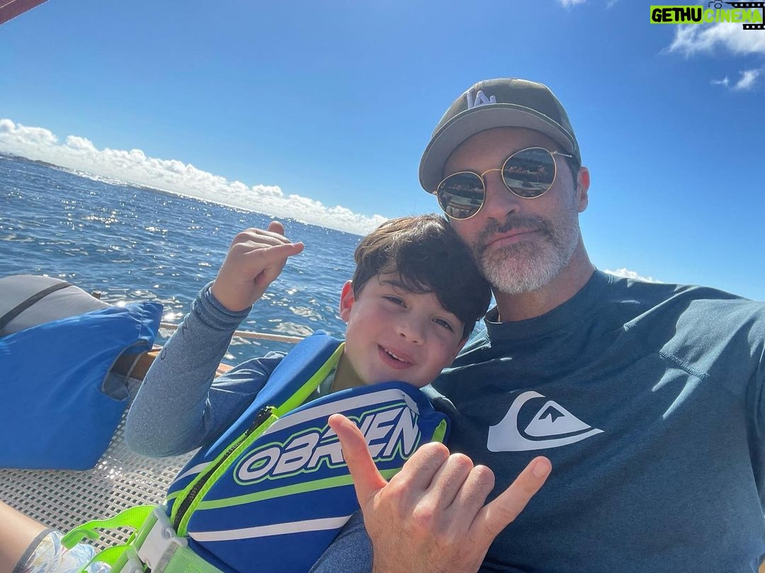 Reid Scott - 707 Likes - #FlashbackFriday to an amazing Hawaii trip. Aloha, motherfuckers! Conrad, earmuffs..! Are you traveling for Spring Break?
