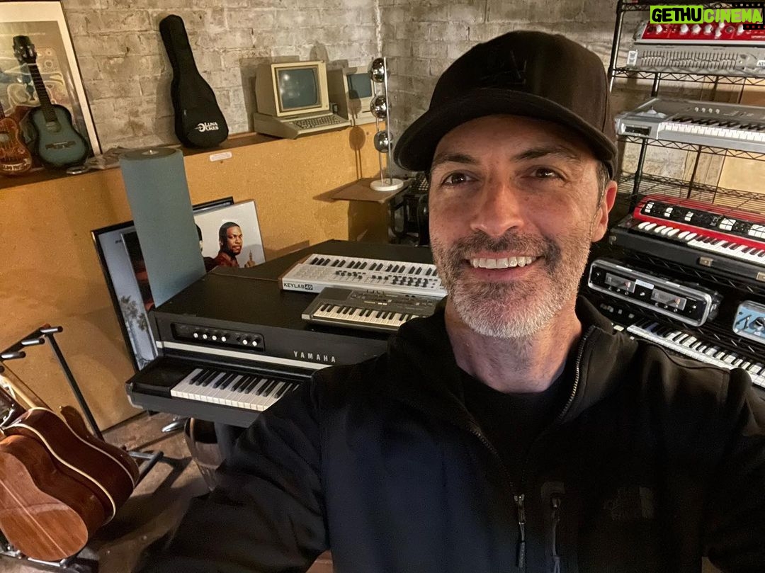 Reid Scott - 728 Likes - Look at this gear! We gonna get down...