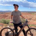 Reid Scott Instagram – Debating on what we should do this holiday weekend… hikes/bike rides or off-road/4-wheeling. Help me decide.
.
#holidayweekend #4wheeling #mountainbiking #hiking #offroading