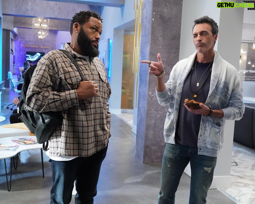 Reid Scott - 573 Likes - #FlashbackFriday to some fun times on #blackish ! I really enjoyed filming with @anthonyanderson and the rest of the cast and team.
Watch the Farewell Season on Tuesday’s at 9:30/8:30c on ABC and Stream on Hulu. @blackishabc