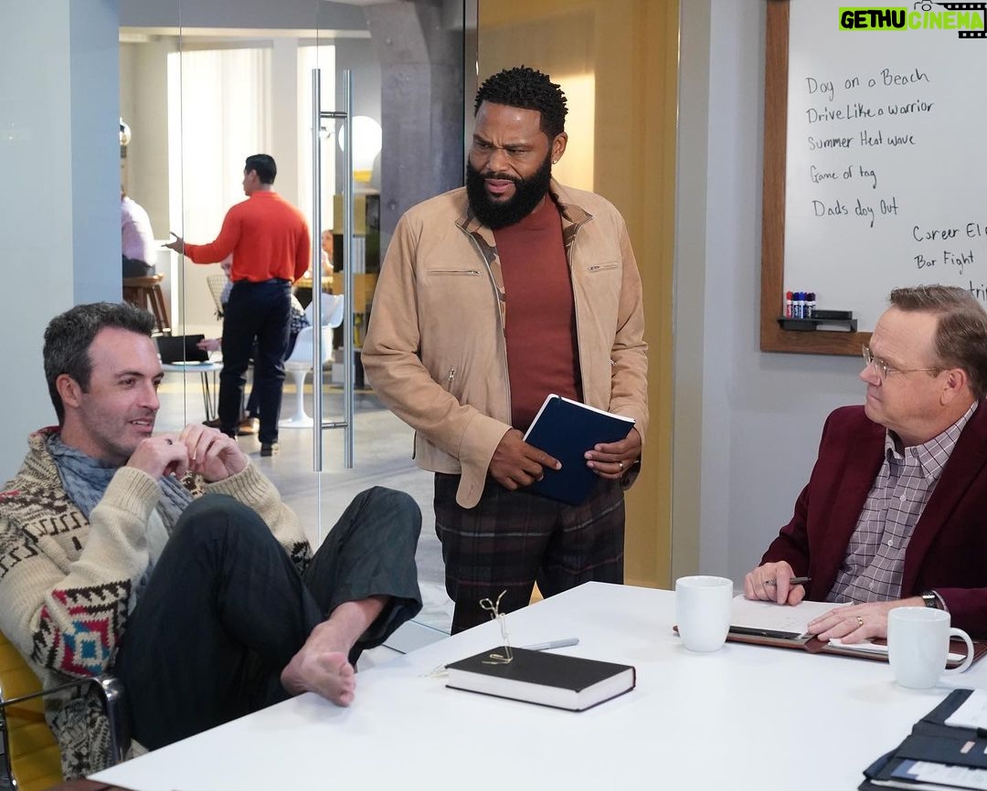 Reid Scott - 573 Likes - #FlashbackFriday to some fun times on #blackish ! I really enjoyed filming with @anthonyanderson and the rest of the cast and team.
Watch the Farewell Season on Tuesday’s at 9:30/8:30c on ABC and Stream on Hulu. @blackishabc