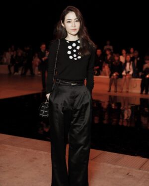 Reika Kirishima Instagram - CHANEL-DAKAR
MetiersdArt Collection2022/2023
show ＆ party
投稿がちょっと遅くなりました。
刺激的で素敵な夜を
ありがとうございました🖤
ジェニーちゃん可愛かった！

Thank you🙏
styling... @rena_semba 
makeup.. @fusakomakeup 
hair.... @kotaro__hair 

#chanel 
#CHANELMetiersdArt
#chaneldakar