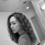 Reika Kirishima Instagram - ⚪️⚫️⏳ "You’ll never find a rainbow if you’re looking down." #CharlieChaplin ⭐︎