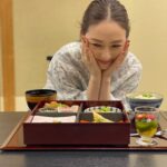 Reika Kirishima Instagram - ✴︎ドライブ・マイ・ニイガタ🚘✴︎ 私が生まれた新潟県へ 新潟日報さんとのお仕事で 数年ぶりに行くことができました♪ 新潟にはハッと驚くような美しくて 素晴らしい場所がたくさんあります。 ご飯もお酒も美味しい。 温泉最高。 人はとても温かくて優しい。 たくさんの歴史にも触れ 改めて新潟の奥深さに感動しました✨ まだ新潟へ訪れたことがない方はぜひ！ stylist @mattsatoko hair&make @omoshita ★今回訪れた場所★ #古町 #旧小沢家住宅 #岩室温泉 #高島屋 #湊稲荷神社#斎藤家別邸 #新津記念館#種月寺 #旧笹川家住宅#福島潟 #北方文化博物館 #沼垂テラス商店 #今代司酒造 #新潟日報